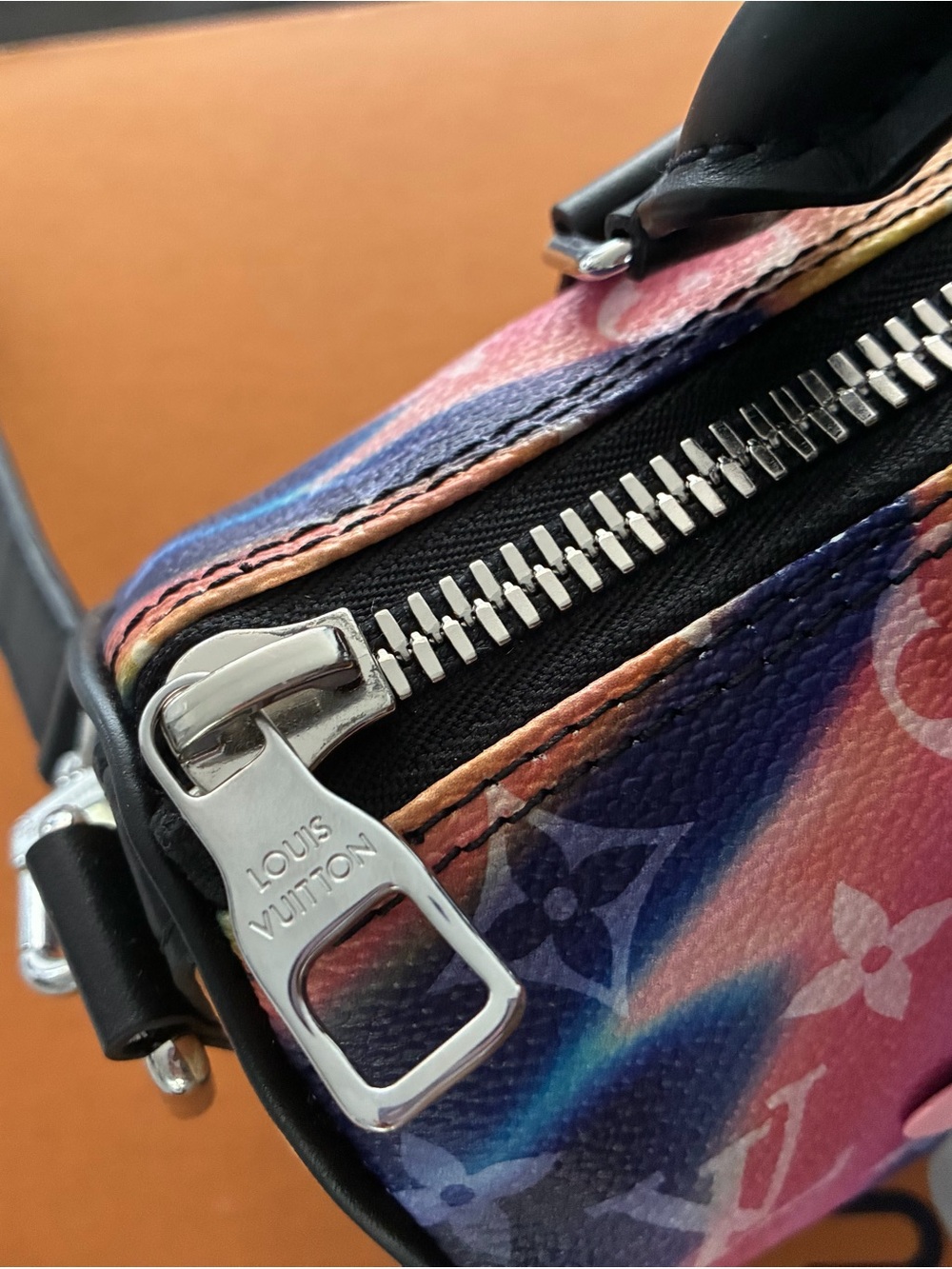 Louis Vuitton Sunset Monogram Keepall - Picture 2 of 8